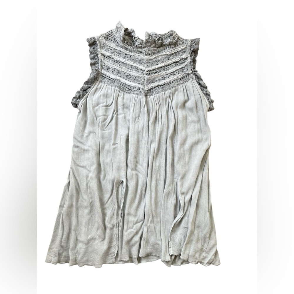 POL Top Tunic Bohemian Lace High Neck Sleeveless Pearl Button Up Back Light Gray